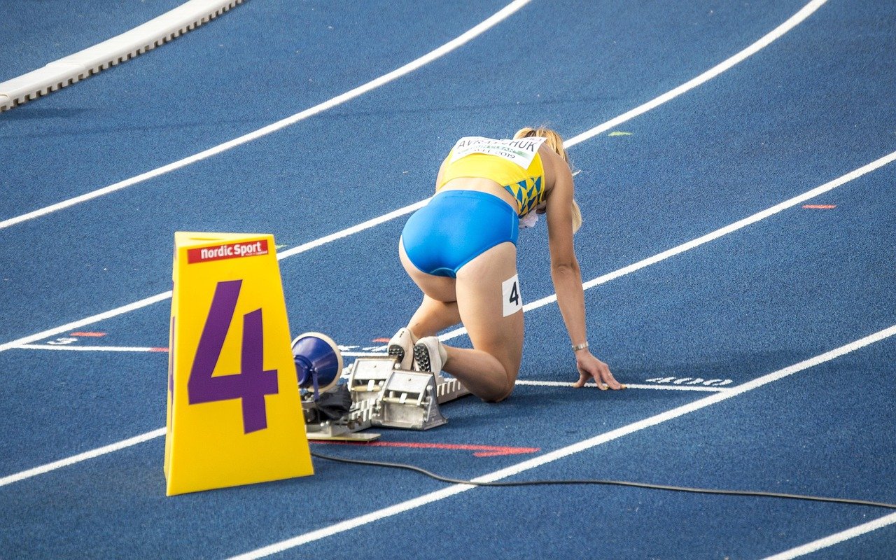 lohkot, sprint, aloittaa, yleisurheilu, urheilu, stadion, yleisurheilijat, club, linjat, neljä