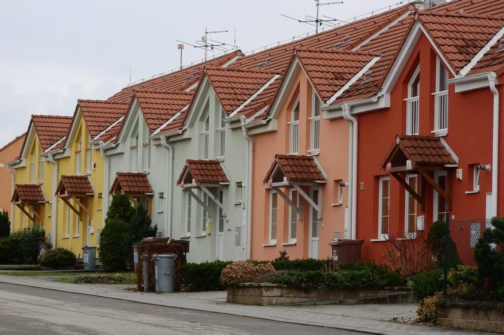 street mökkejä, villadom, omakotitalot, street perheen taloja, pastelli värit