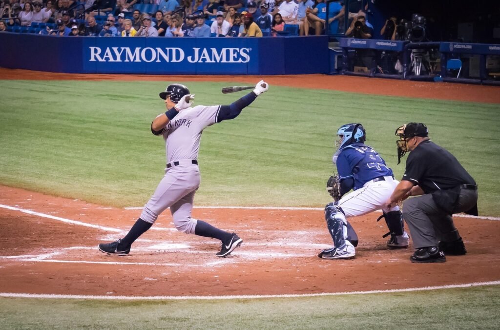 alex rodriguez, yankees, baseball, tampereen stadion, heiluva lepakko, sieppari, tuomarin peli, ajanvietettä, urheilu, keinu,