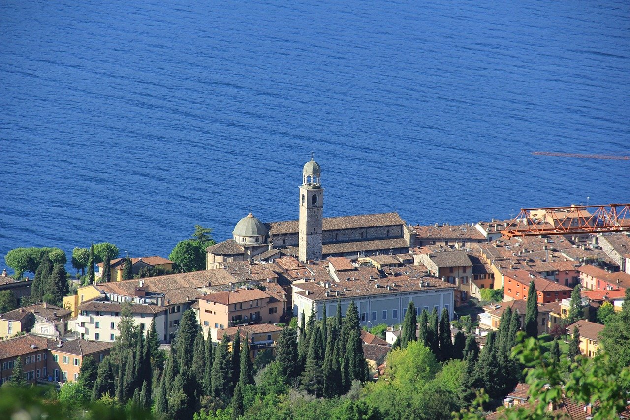 salo, garda, lago, italia, lombardia, luonne, brescia, järvi, maisema, monumentti, kirkko