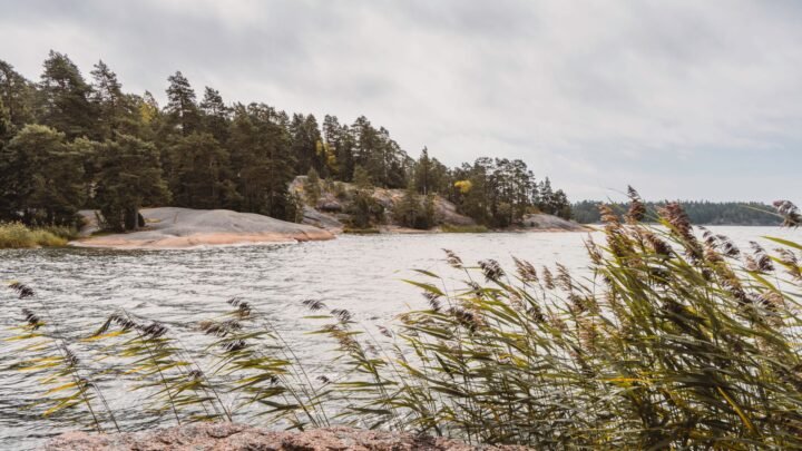Järvenpää ja seuralainen: kun Tuusulanjärvi jakaa illan kahtia – kolme kulkua rannalta keskustan valoihin