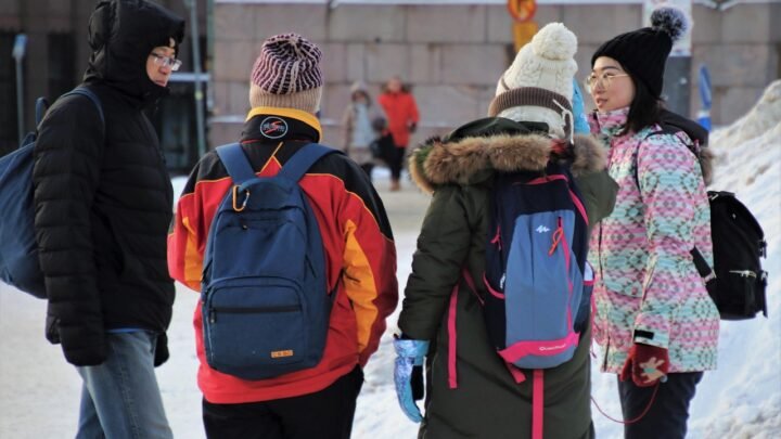 Miten female muuttuu paikassa Helsinki: Naiset, roolit ja urbaanit tarinat pääkaupungiseudulla