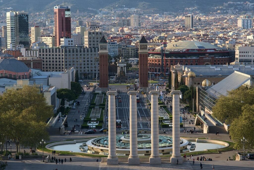 plaça d'espanya, city square, kaupunki, rakennukset, tornit, pilarit, pysäköidä, arkkitehtuuri, tie, kaupunkilainen, kaupunki