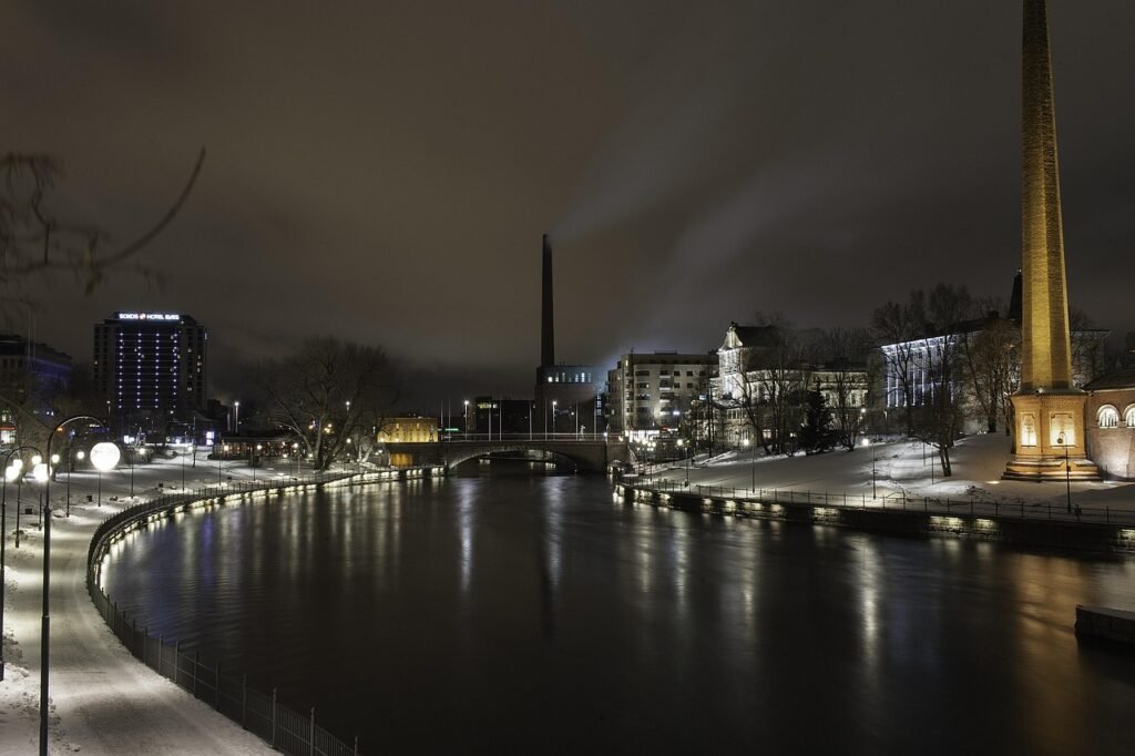 yö, yötaivas, pimeä kaupunki, pimeätaivas, talvi, vesi, suomi, tampere, kaupunki, tehdas, taivas, luonne, yö kaupunki