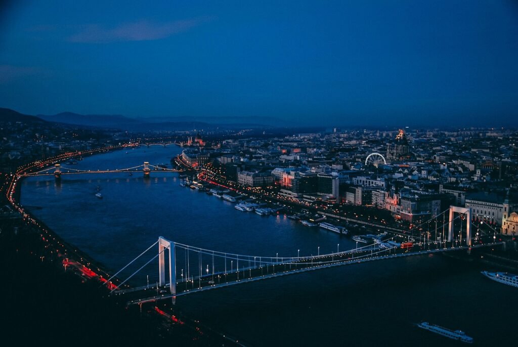 kaupunki, silta, joki, yötaivas, horisonttiin, kaupunkinäkymä, rakennukset, rakenteita, infrastruktuurien, budapest, yö, unka