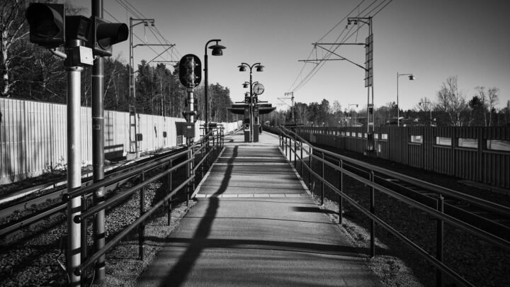 Pieksämäki ja seuralainen, kun hän saapuu junalla ja sinä olet jo kaupungissa: kolme erilaista aloitusta asemalta illan rauhaan