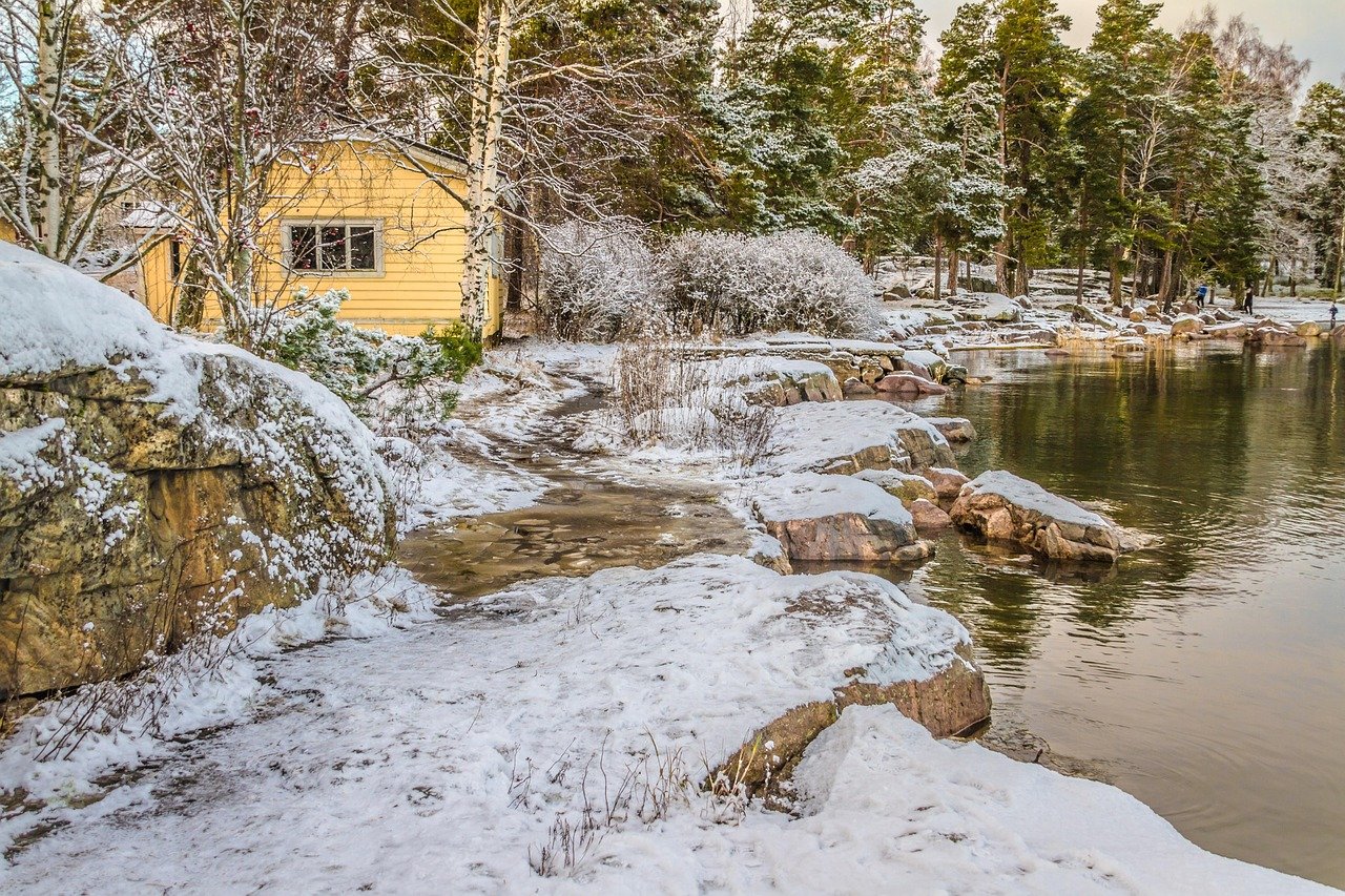 lumi, talvi, luonto, kylmä, jää, pakkanen, maisema, meri, espoo, matinlahti, keltainen mökki, kallio, kivet