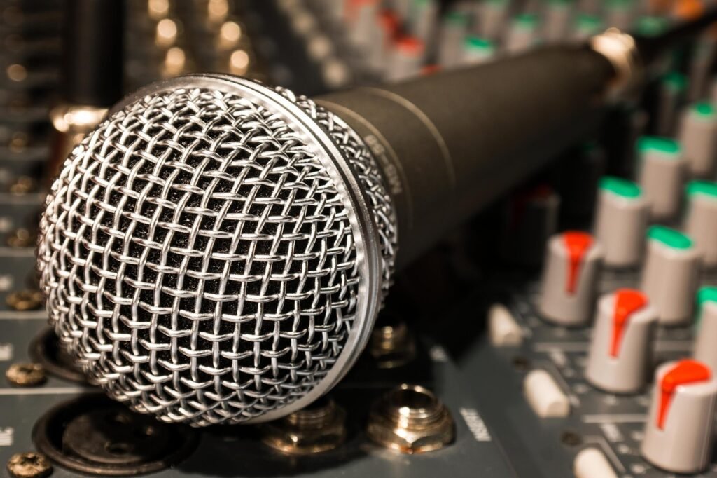 mikrofoni, mikseri, kaapeli, mikrofonin kaapeli, laulaminen, laulaa, vahvistin, tehosekoitin, ohjain, audio, musiikkia, sound