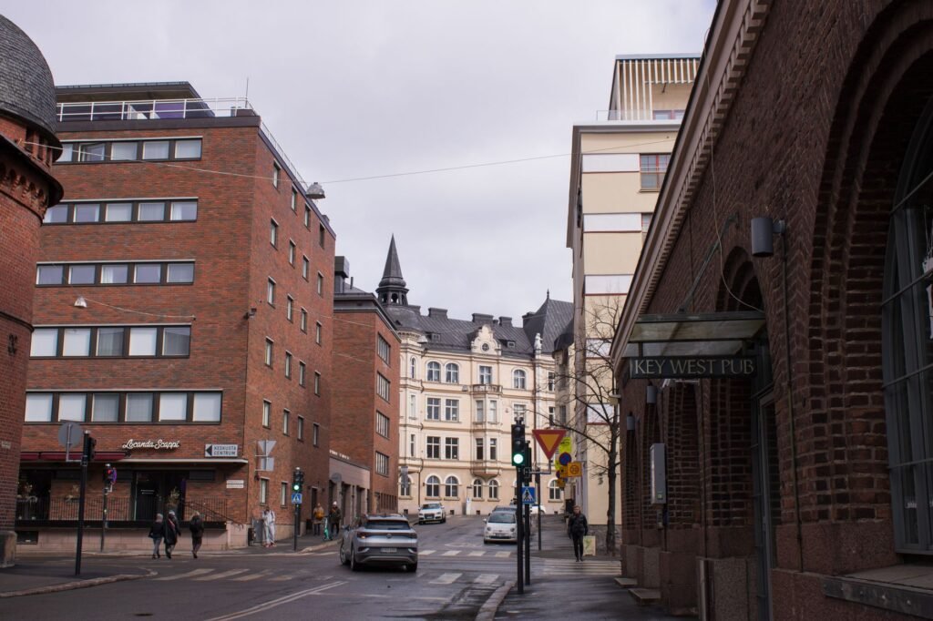 Savonlinnan keskustan rauhallinen iltanäkymä