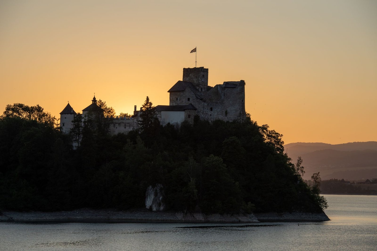 Olavinlinnan linna kesäiltana Savonlinnassa oopperajuhlien aikaan