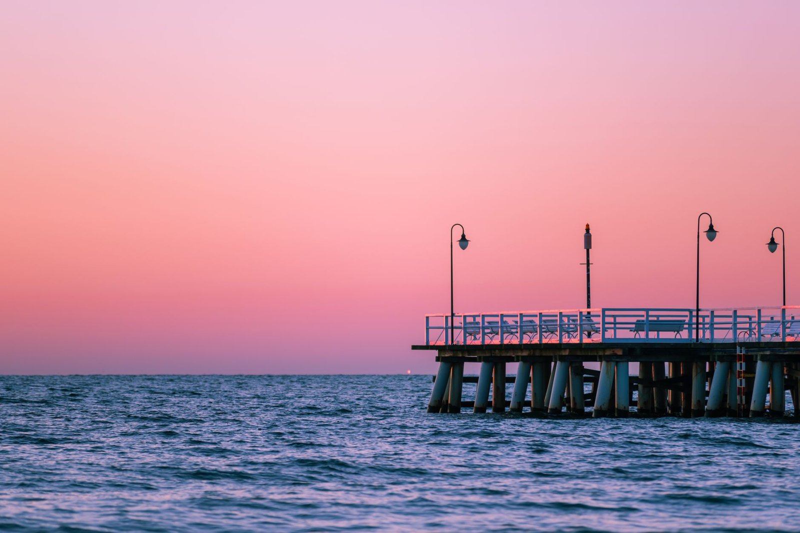 Merenkurkun saaristomaisemaa auringonlaskun aikaan Vaasan lähellä