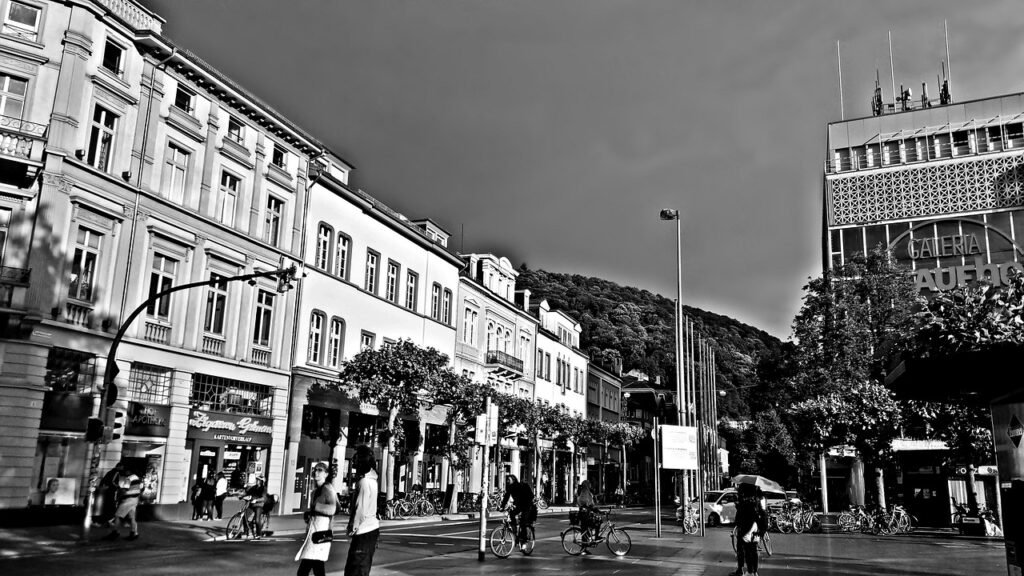 kaupunki, musta, biel, old town, katu, siirtyminen, kauppoja, ihmiset