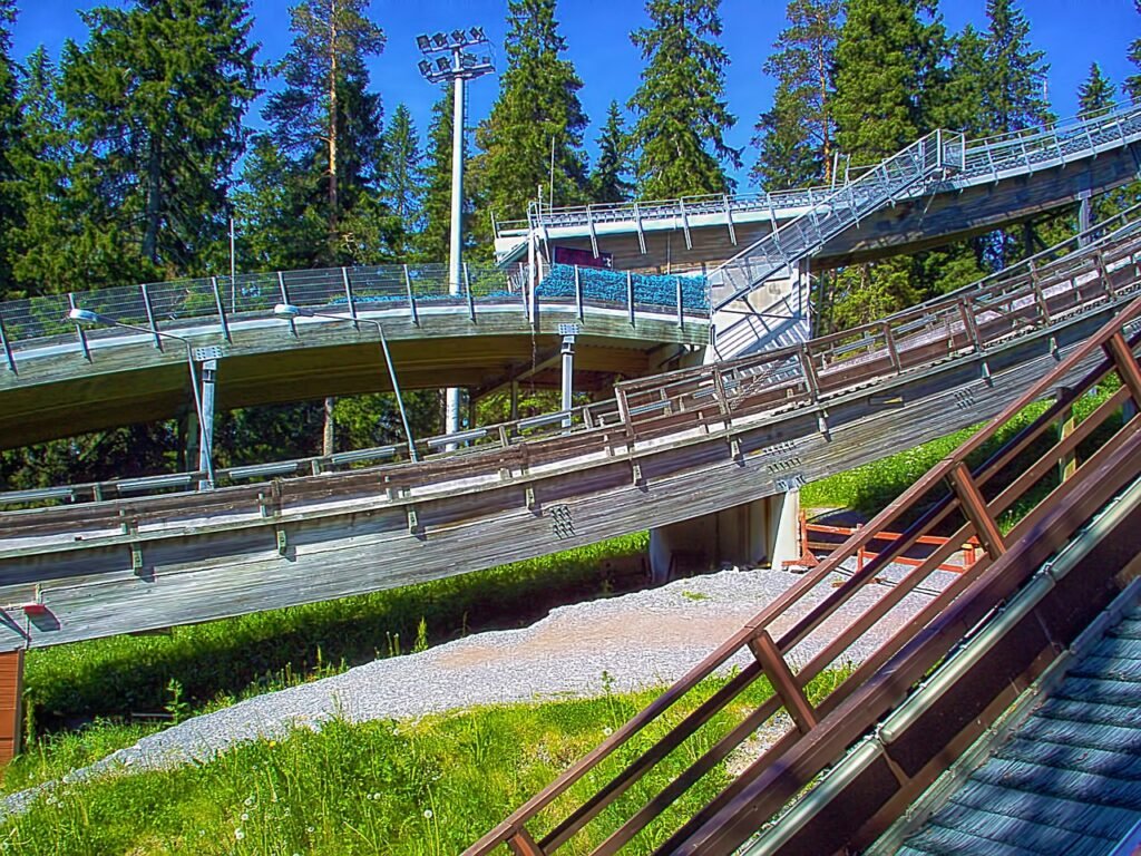 hyppyrimäet, kesä, puita, luonne, sininen taivas, suomi, taivas, puijo, kuopio